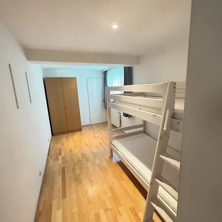 110 Sqm Family With Generous Private Outdoor Area 인스브루크